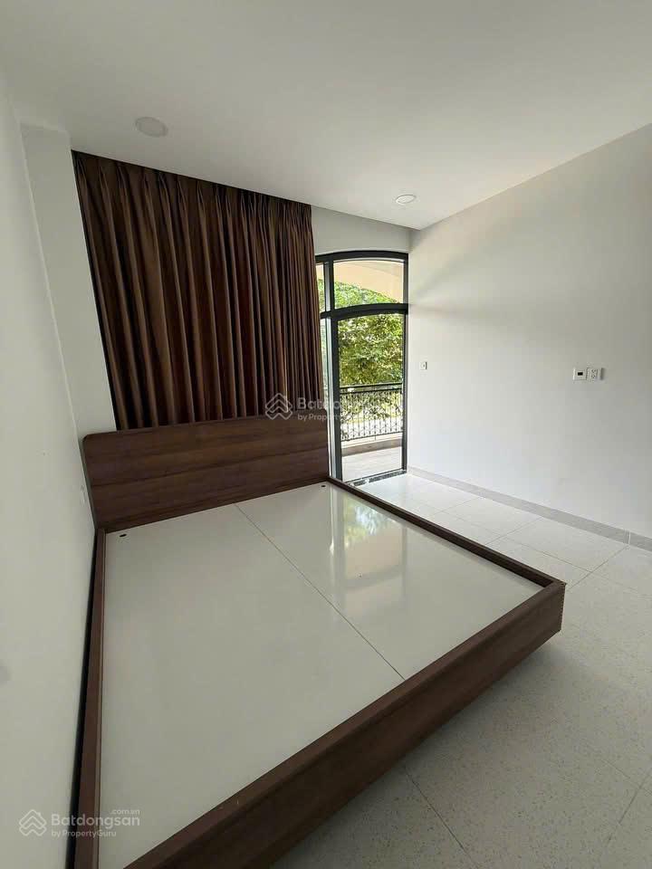 Căn hộ 1 phòng ngủ 50m2, tách bếp view công viên tại vạn phúc city cần cho thuê