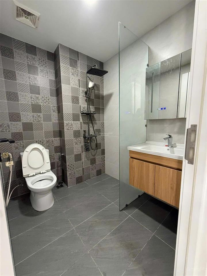 Căn hộ 1 phòng ngủ 50m2, tách bếp view công viên tại vạn phúc city cần cho thuê