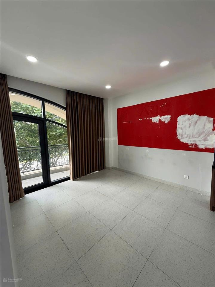 Căn hộ 1 phòng ngủ 50m2, tách bếp view công viên tại vạn phúc city cần cho thuê
