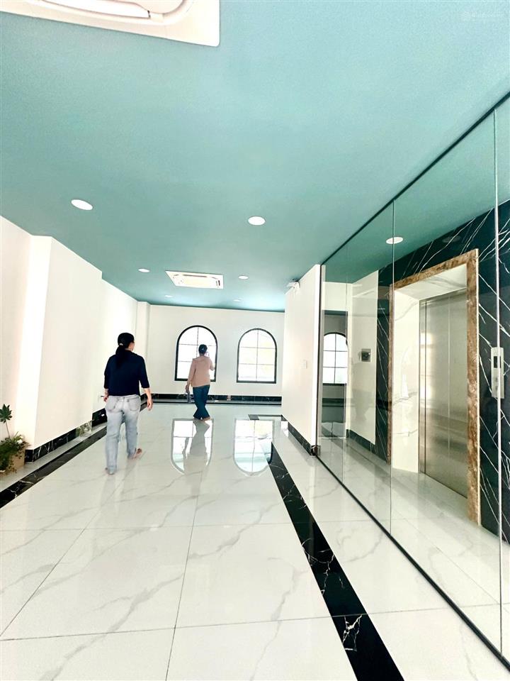 Cho thuê văn phòng 1 trệt 1 lầu, dt 7x20m  220m2 sàn tại kdt vạn phúc city