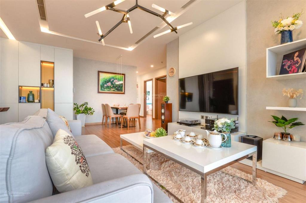 Cho thuê gấp căn hộ cao cấp tại metropolis liễu giai, 100m, 2 ngủ, full đồ giá chỉ 23 triệu/tháng