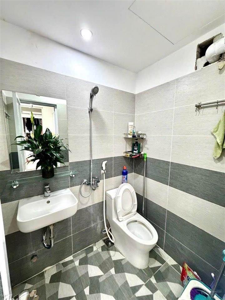 Bán căn hộ tòa ct1ab tp giao lưu phạm văn đồng, 60m2, 4.5 tỷ, 2 ngủ, sổ đỏ, full nội thất mới đẹp