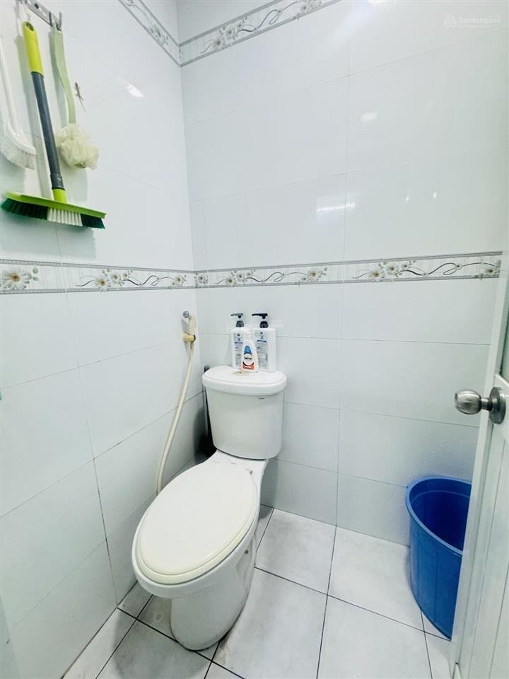 Bán nhà hẻm rộng võ văn kiệt quận 1 xây 2 tầng 3mx10m còn ở tốt giá 4 tỷ 580 tl 0931 258 ***