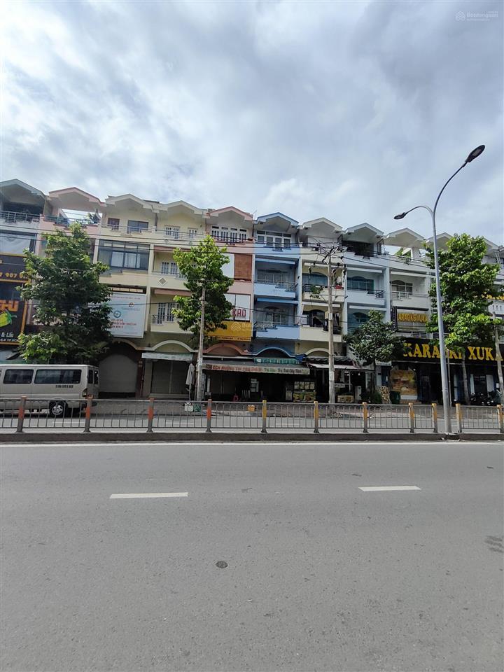 Bán nhà 4 lầu mt tạ quang bửu gần bx quận 8. chính chủ lâu đời ở.