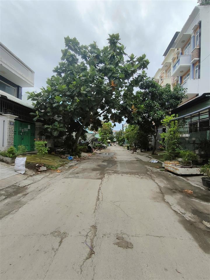 Bán nhanh  3,7 tỷ lô đất 80m2 (5m x 16m) kdc bến lức chợ bình điền, p7, q8