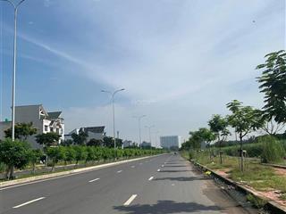 Bán nhanh  đất 90m2 (5m x 18m) mt song hành, kdc phong phú 4. phía trước trường học. giá 7,7 tỷ