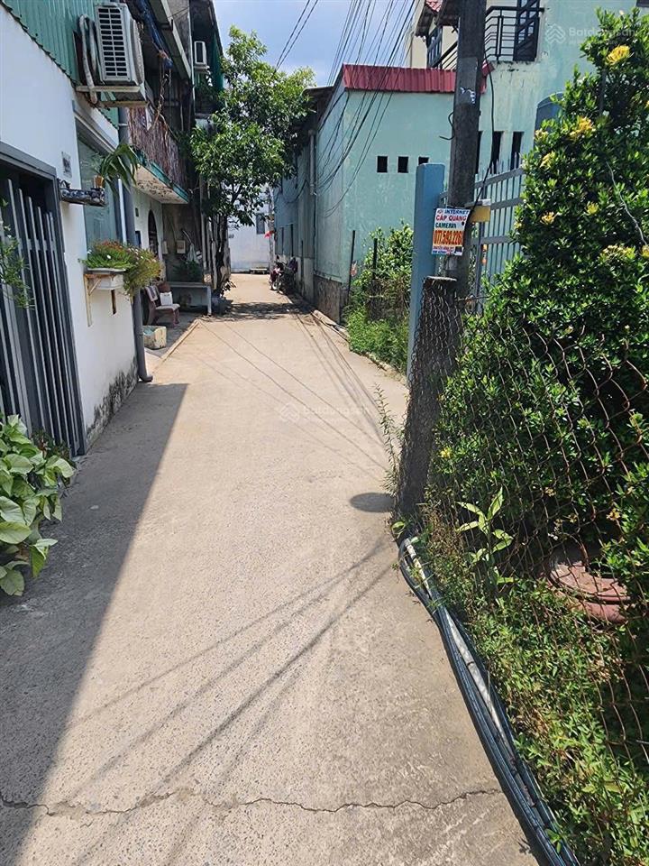 Bán nhanh 3,3 tỷ tl  nhà hẻm quốc lộ 50, đa phước. dt 100 m2 (5.63m x 18.45m)