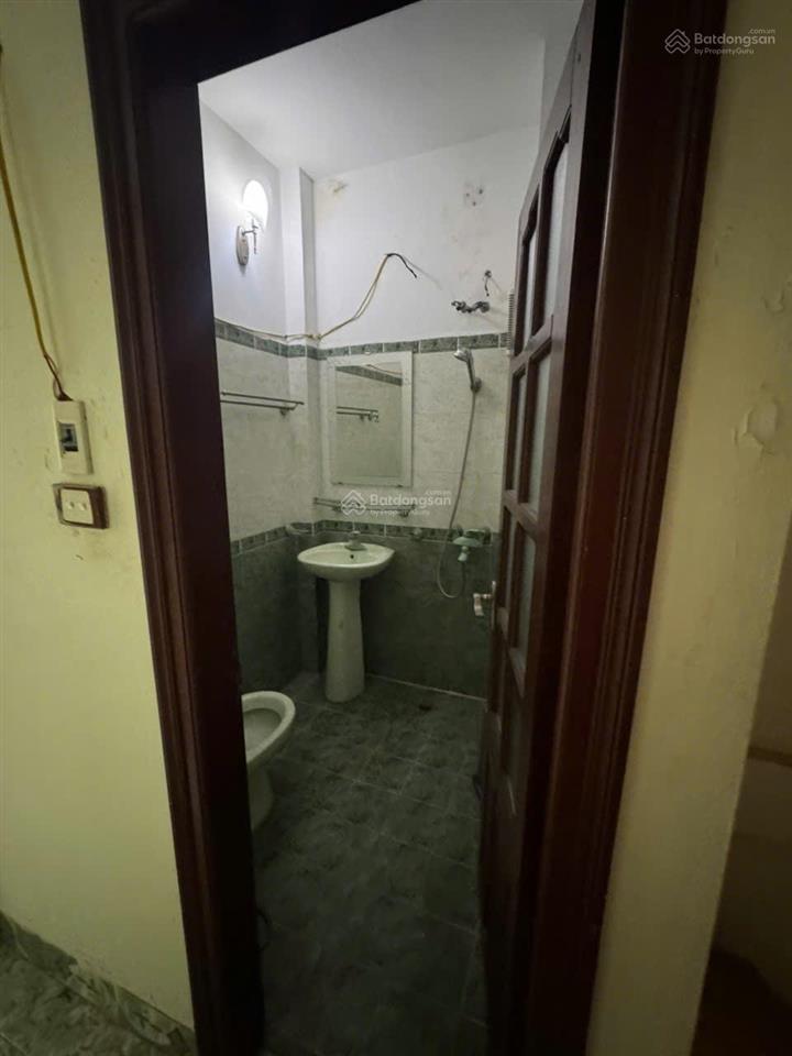 Chính chủ gửi bán nhà hoàng đạo thành 63m2 ô tô đỗ cửa  3m ra ô tô tránh  ngõ thông chỉ hơn 15 tỷ
