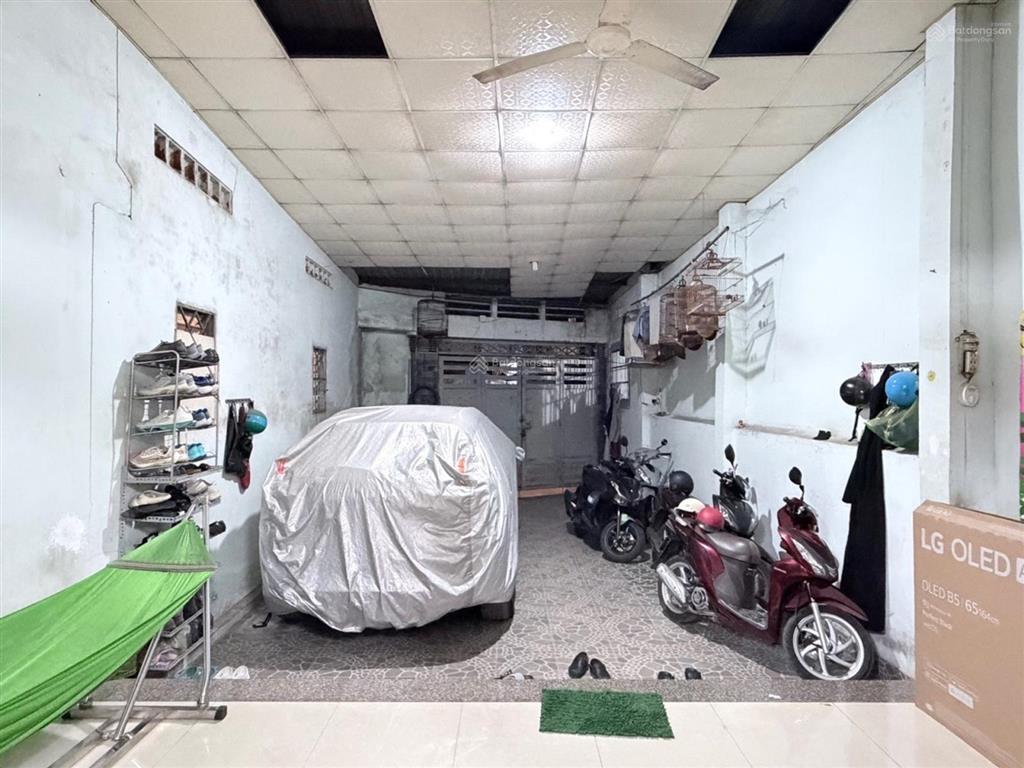 Bán nhà 3 tầng linh trung thủ đức ,105m2, giá tốt 10,5 tỷ.