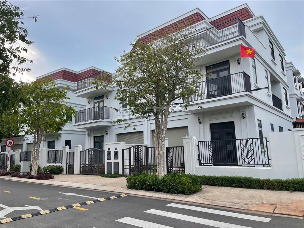 Chủ nhà cần bán nhanh căn biệt thự song lập đẹp nhất dự án 14 tỷ, hướng đông nam,  0901 264 ***