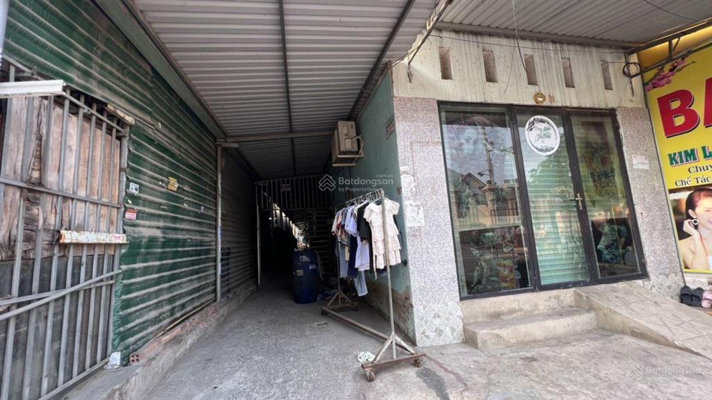 Bán đất có 10 phòng trọ, 1 ki ốt thuận nhập 30tr/tháng khu vực thuận lợi mua bán kinh doanh