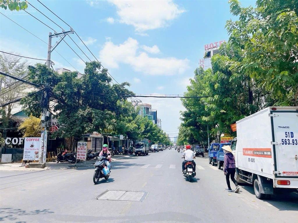 Gấp định cư giảm 1 tỷ, bán nhanh 5 tầng dt 85m2 (5m x 17m), đường 7m, gần chợ nguyễn sĩ sách