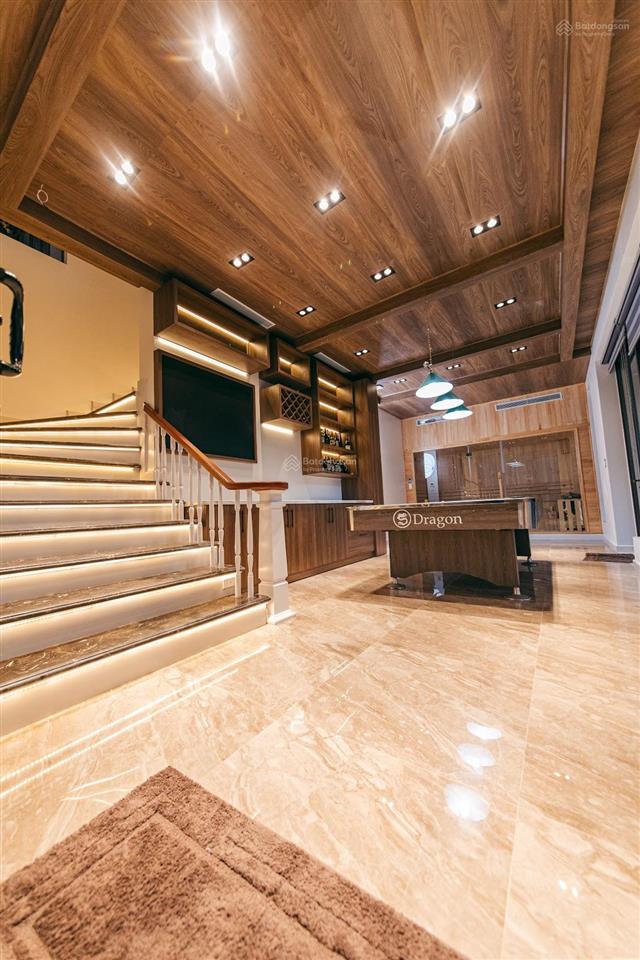 Bán biệt thự 300m2 tại hải quân, bạch đằng, tp.hạ long, giá thỏa thuận, 6pn, 9wc