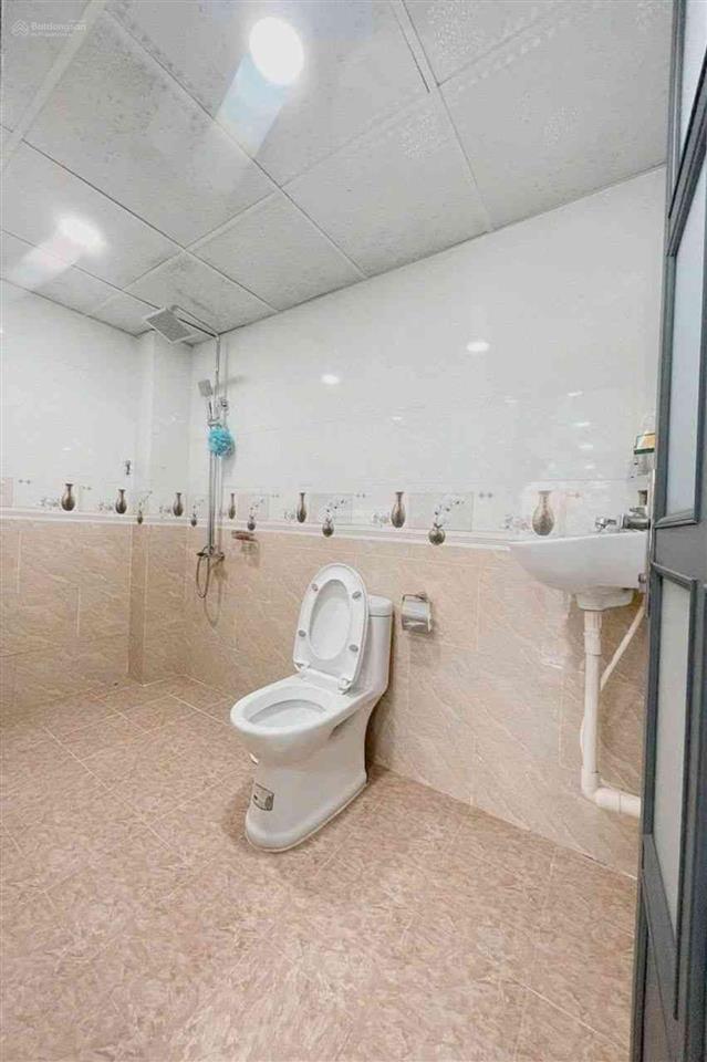 Bán nhà 2 tầng gần trung tâm quận 7 cách phú mỹ hưng 100m sát chung cư đức khải