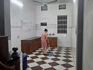 Cho thuê mặt bằng kinh doanh tầng 1 mặt đường trần hòa, định công vỉa hè rộng, ô tô đỗ thoải mái