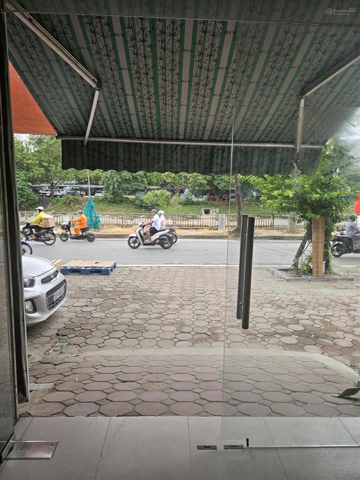 Cho thuê mặt bằng kinh doanh tầng 1 mặt đường trần hòa, định công vỉa hè rộng, ô tô đỗ thoải mái