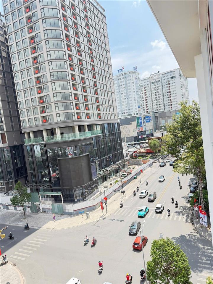 Bán nhà 1 trệt 2 lầu mt ngang 6m sát đèn xanh đèn đỏ hà huy giáp võ thị sáu hiện đang cho thuê