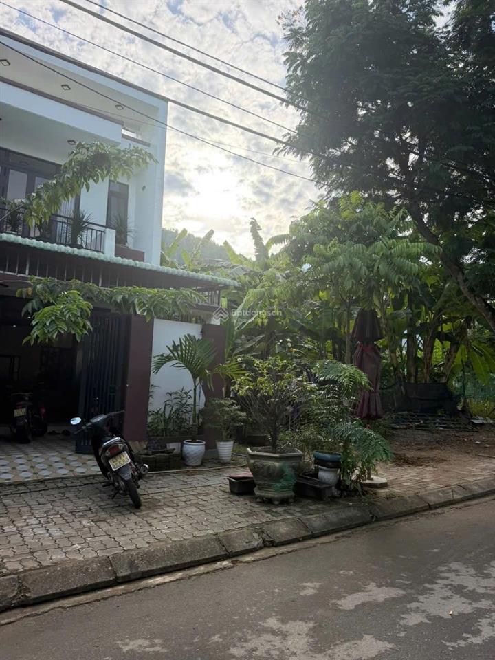 Mình chính chủ cần bán lô trục chính đại la 1 , xã hòa sơn. đường 7,5m lề 4m