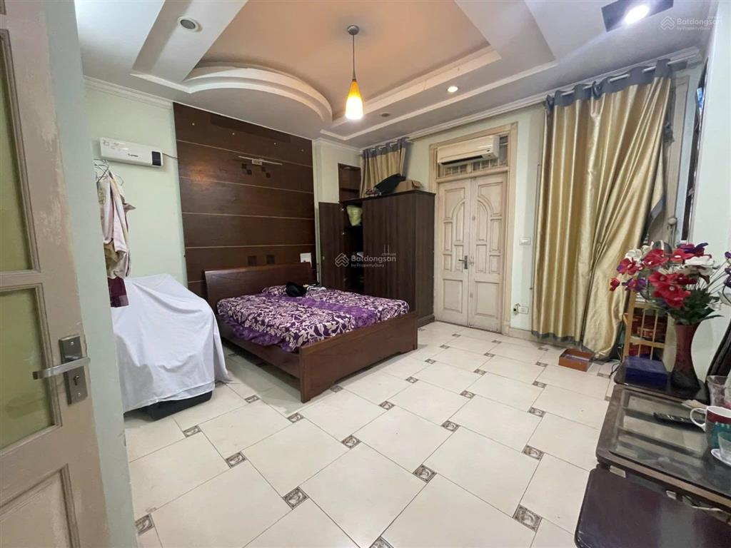 Bán nhà phố hoàng cầu quận đống đa  phân lô ô tô tránh  kinh doanh. chào giá 22 tỷ có tl
