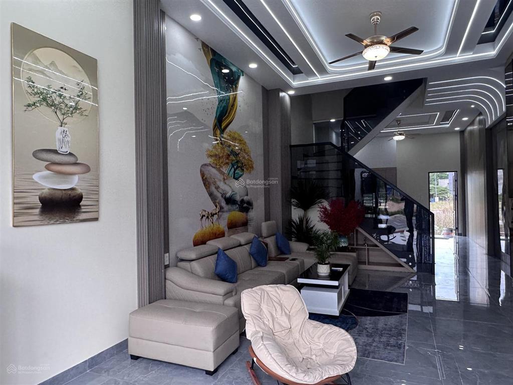 Nhà sổ hồng riêng. chính chủ 72m2