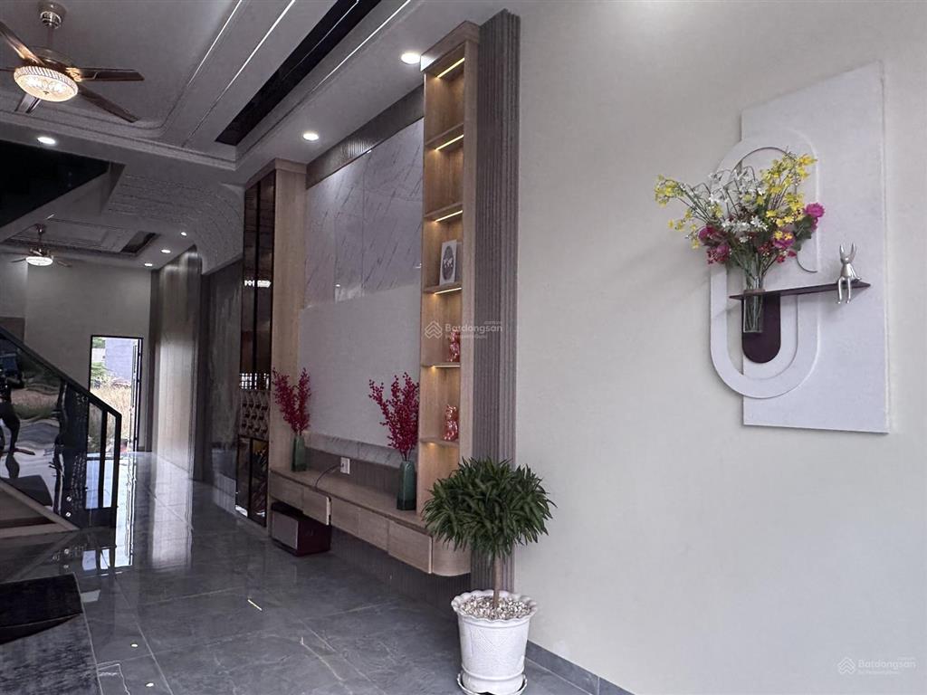 Nhà sổ hồng riêng. chính chủ 72m2