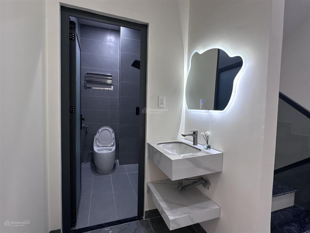 Nhà sổ hồng riêng. chính chủ 72m2