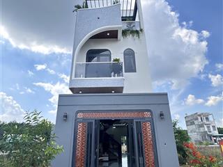 Nhà sổ hồng riêng. chính chủ 72m2