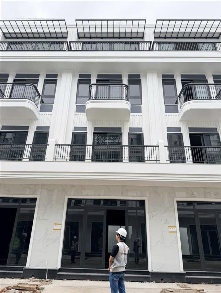 Chính chủ bán căn shophouse . 0862 888 ***