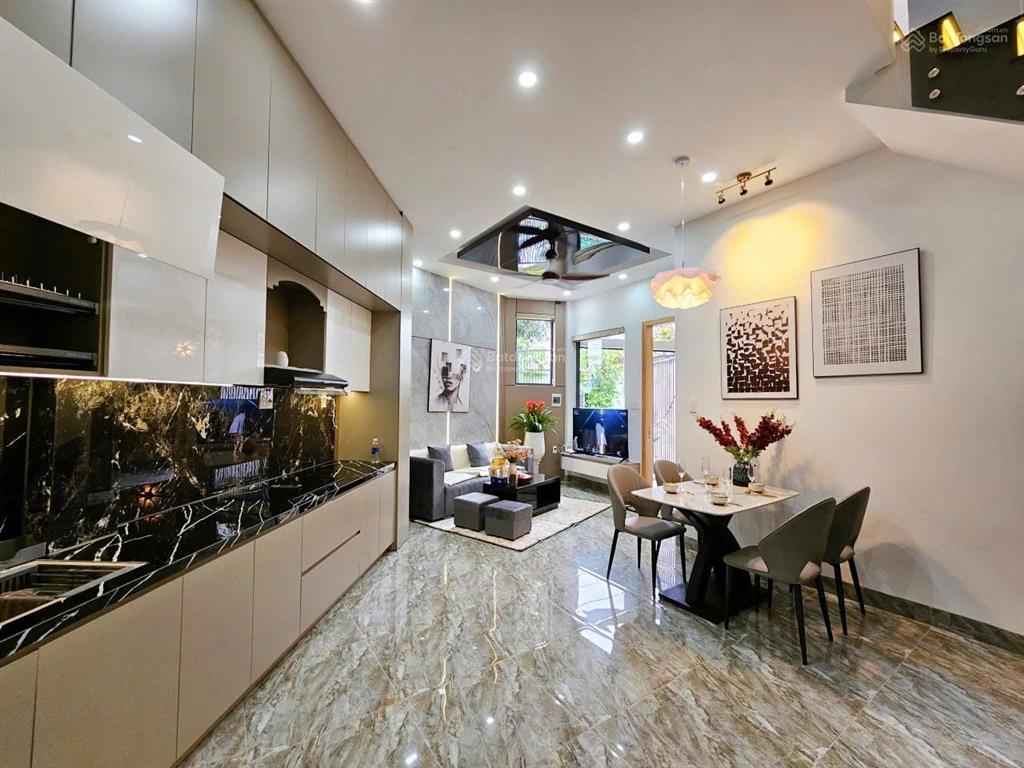 Mình chính chủ cần bán nhà 3 tầng đúc kiệt 1120/ trường chinh  p. hòa phát, đà nẵng  dt  57m2