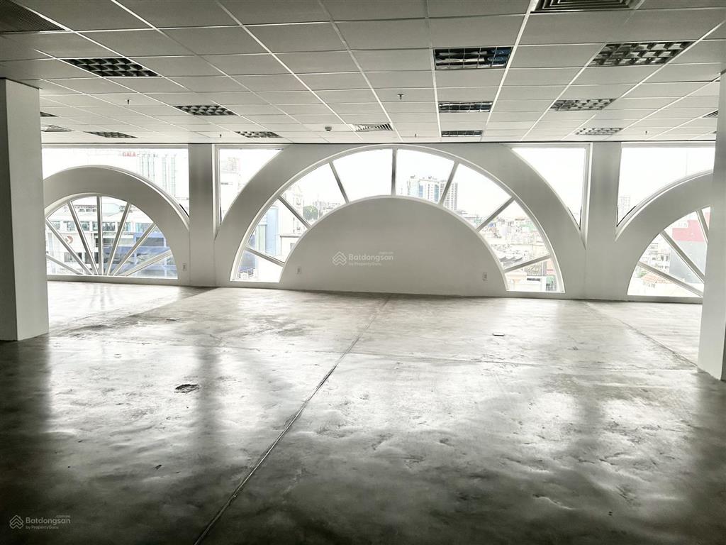 Cho thuê văn phòng, diện tích linh hoạt, tọa lạc tại đường út tịch, phường tân sơn nhất, tphcm