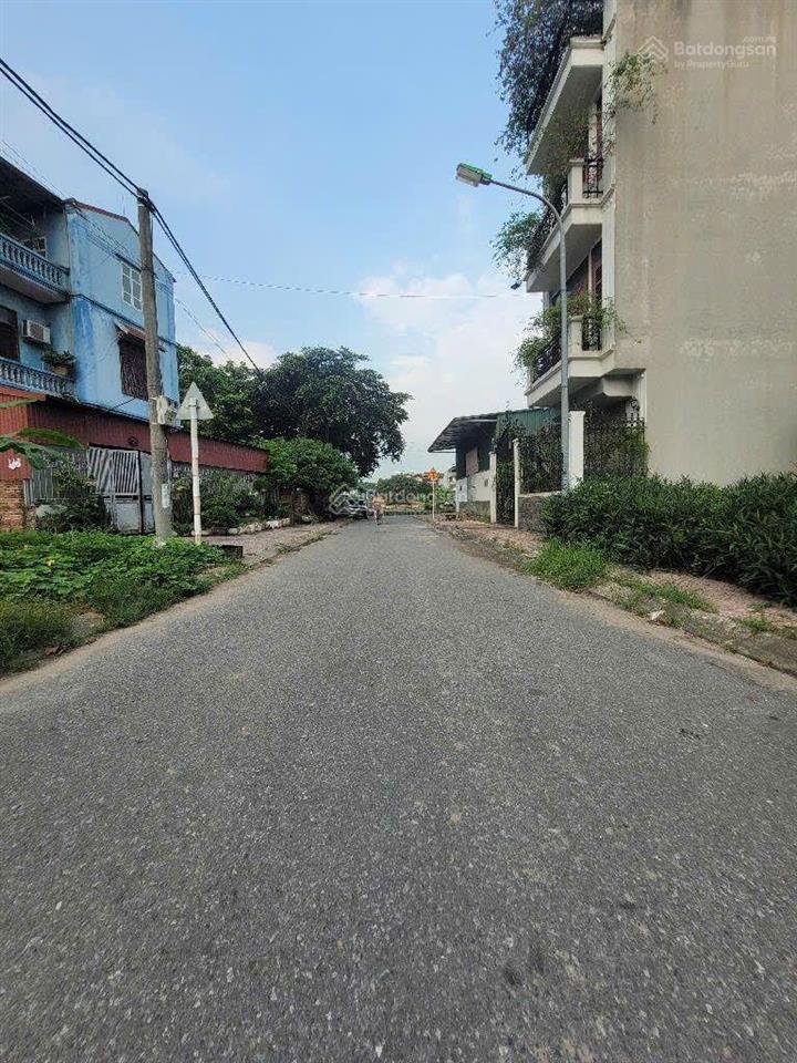 Chị tôi cần bán gấp mảnh đất tái định cư cự khối 72m 2 mặt ngõ oto tránh nhau kinh doanh tốt