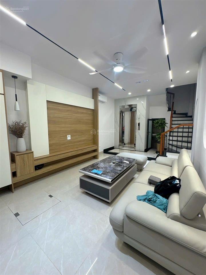 Bán nhà ngọc thụy thang máy 7 tầng mới tinh full nội thất cao cấp về ở ngay