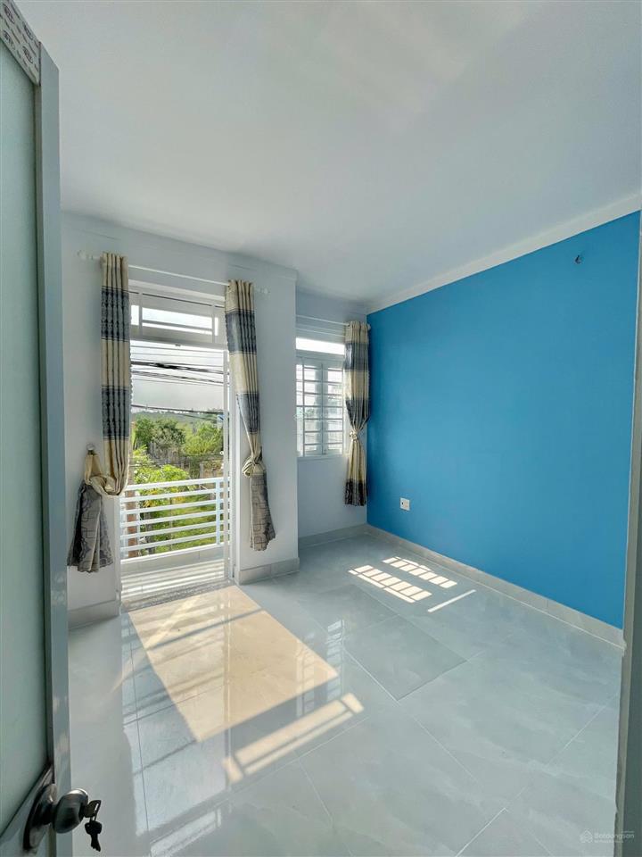 Bán gấp nhà gần cầu lớn giá 525tr