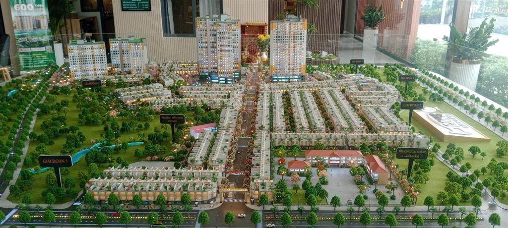 Nhà phố, trung tâm thương mại, khu dân cư hiện hữu