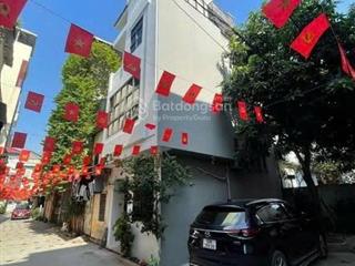 Nhà vị trí đẹp giao thông thuận tiện khu dân cư an ninh phù hợp để ở mặt tiền rộng kinh doanh tốt
