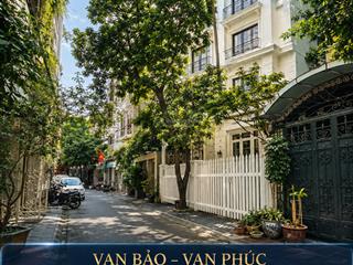 Bán nhà phân lô phố vạn bảo , dt 112m2 x 5t  mt 7,8m . đường ô tô tránh , đỗ ngày đêm .