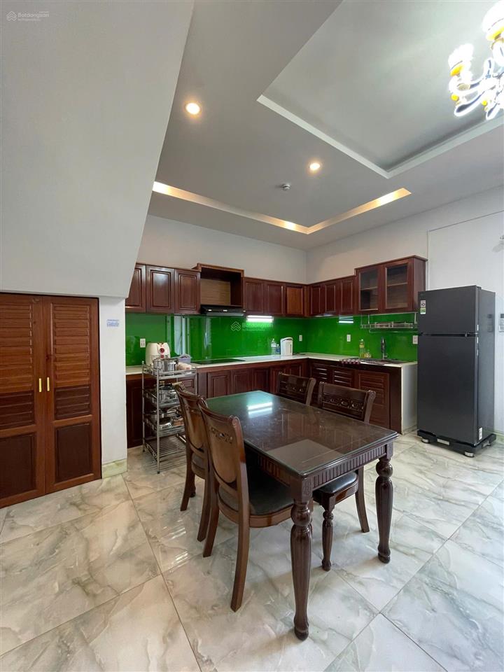 Cho thuê nr 5pn, 4wc, 400m2 tại nguyễn đình hoàn, 50 triệu vnd