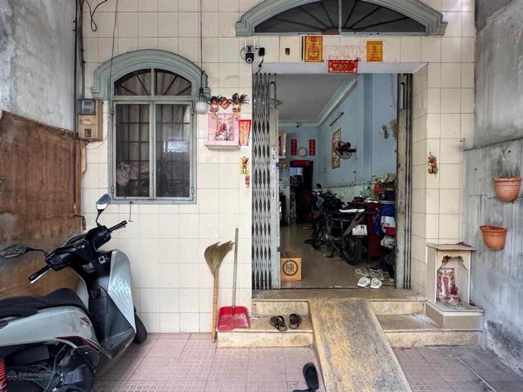 Giảm 2,8 tỷ giá mới 7,7 tỷ  ngay nguyễn chí thanh, q5 & q11  71m2  nhà 4 tầng  hxh 12m  lô góc