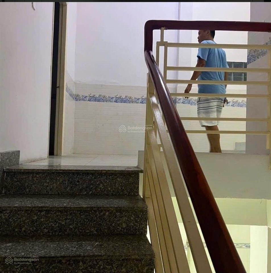 82m  ngang 5m  nở hậu 6,6m  2 tầng btct  3pn  tân hóa  p1  q11  dòng tiền 12tr hơn 7 tỏi tl