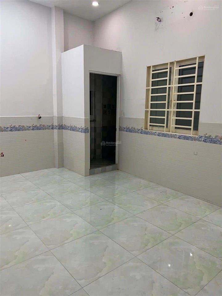 82m  ngang 5m  nở hậu 6,6m  2 tầng btct  3pn  tân hóa  p1  q11  dòng tiền 12tr hơn 7 tỏi tl