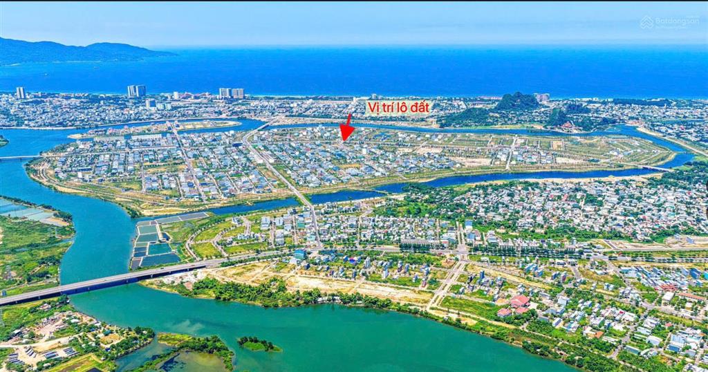 Lãi suất tăng cao cc bán gấp lô đẹp đường đức tín vuông vức kề góc ngay 2 tòa căn hộ của sun group