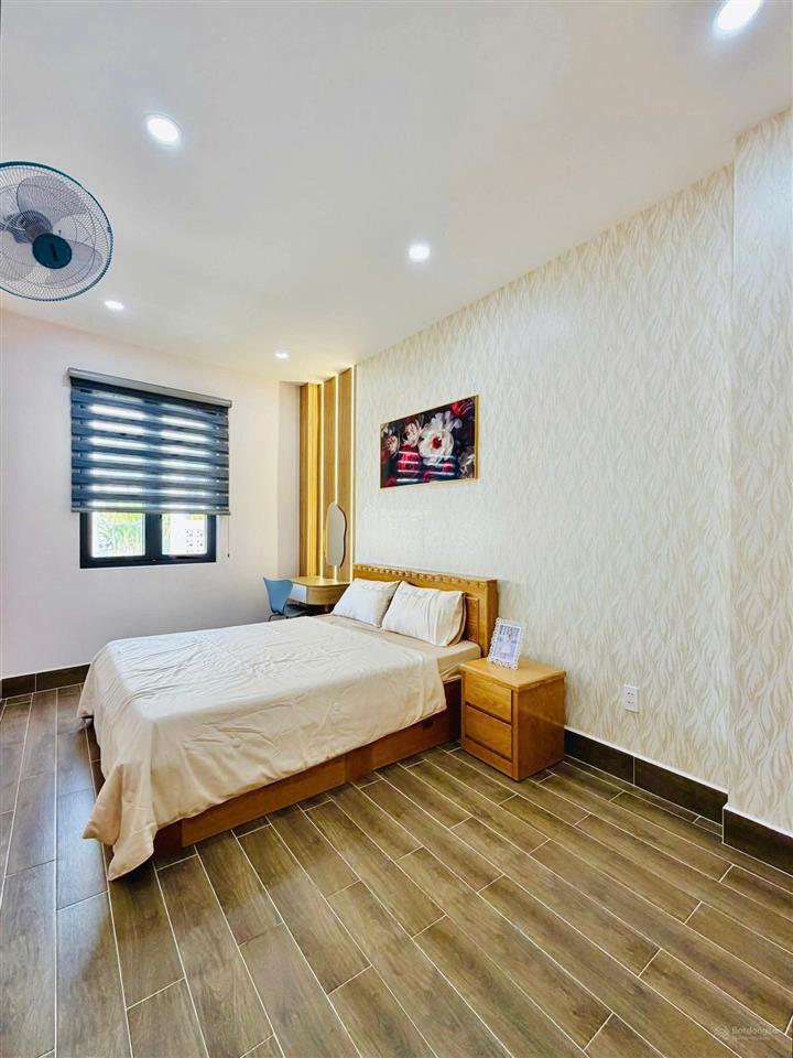 Xuất cảnh bán nhà hxh nguyễn văn luông, ngang 6 x 10, 3 tầng btct, 3pn 3wc, kế chợ hô trọng quý