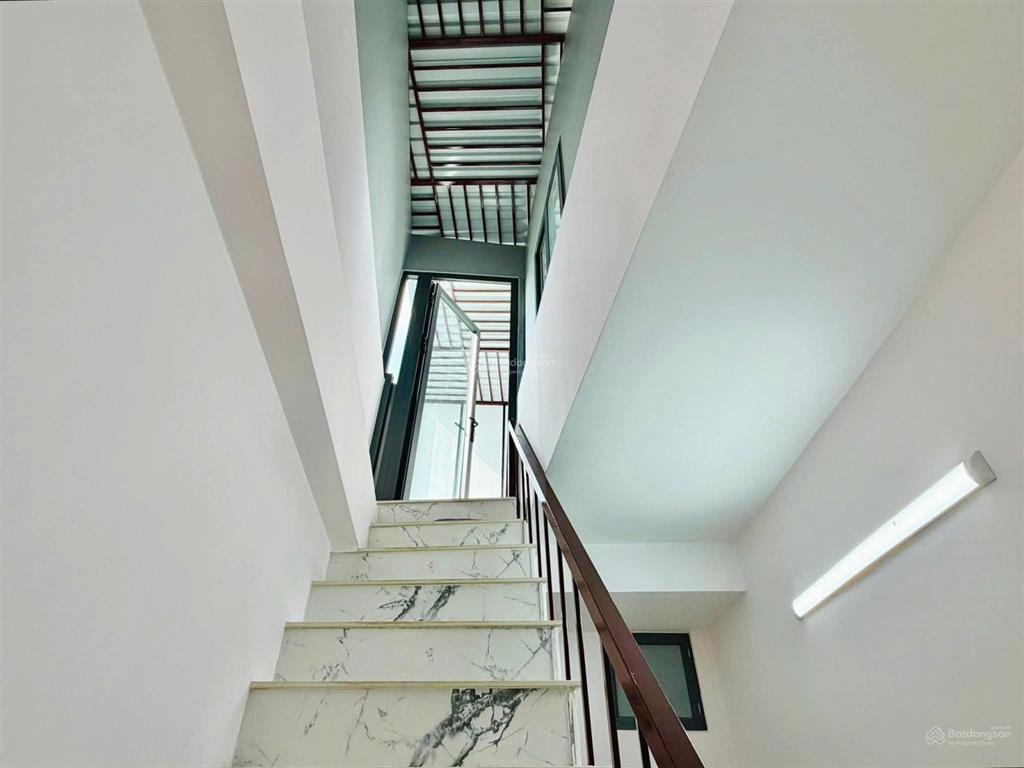 Xuất cảnh bán nhà hxh nguyễn văn luông, ngang 6 x 10, 3 tầng btct, 3pn 3wc, kế chợ hô trọng quý