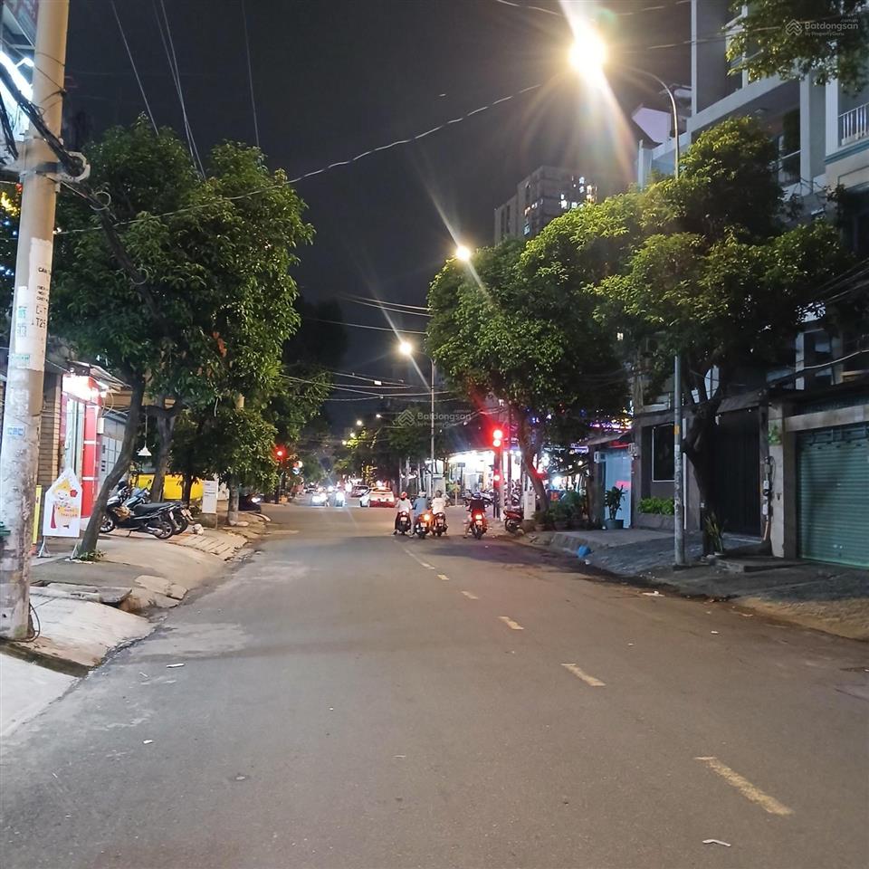 16 tỷ 200 thương lượng, nhà 5 tầng mặt tiền, diện tích  ngan 4 mét, dài 20 mét .