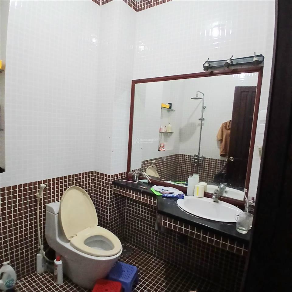 16 tỷ 200 thương lượng, nhà 5 tầng mặt tiền, diện tích  ngan 4 mét, dài 20 mét .