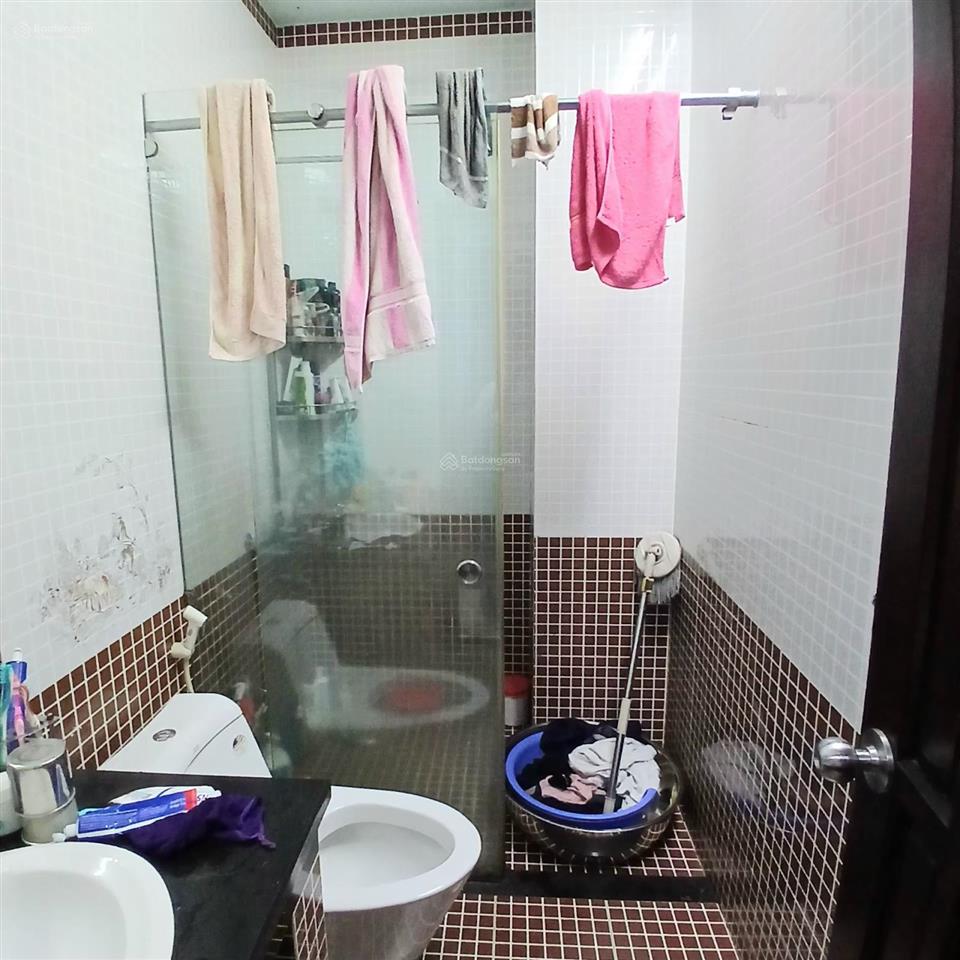 16 tỷ 200 thương lượng, nhà 5 tầng mặt tiền, diện tích  ngan 4 mét, dài 20 mét .