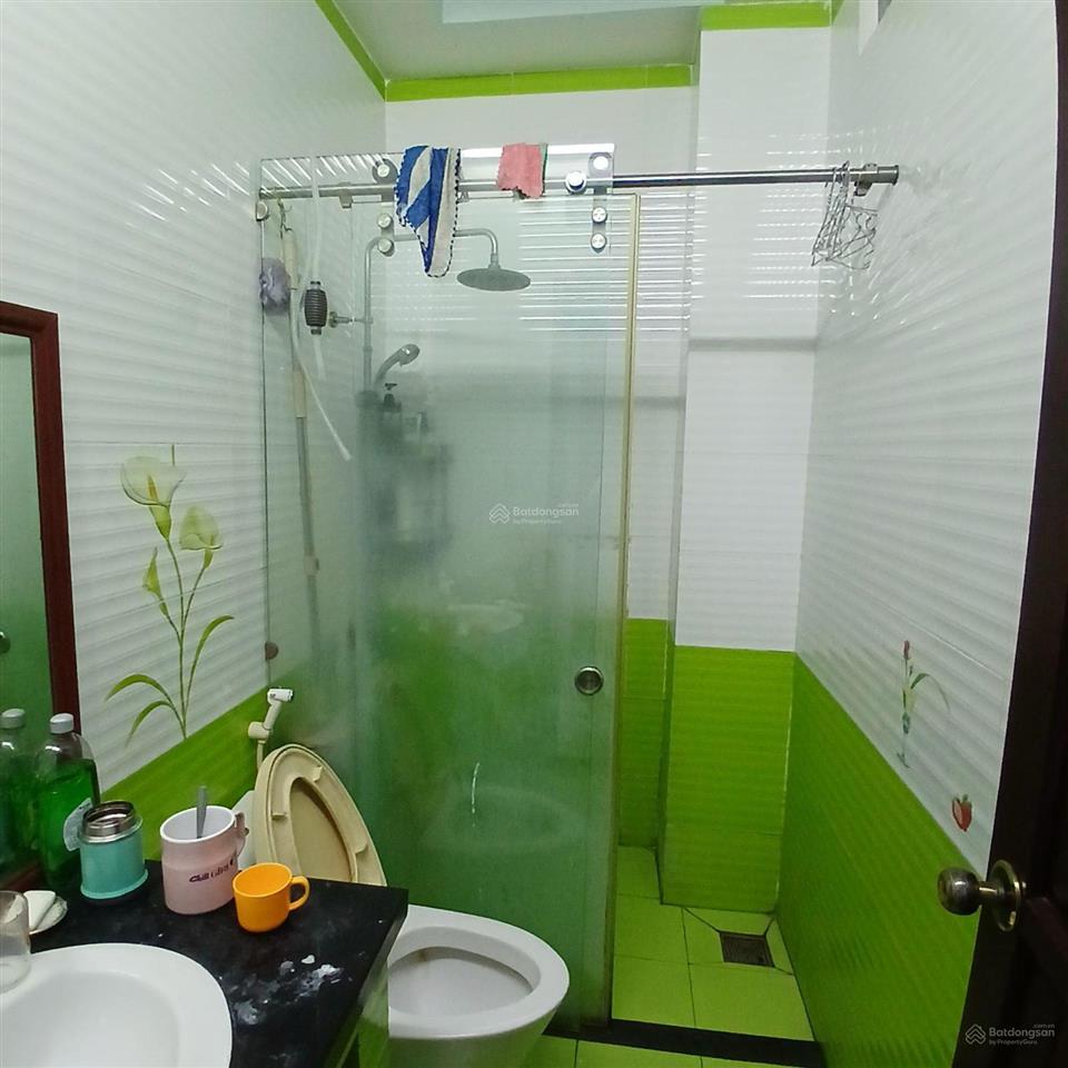 16 tỷ 200 thương lượng, nhà 5 tầng mặt tiền, diện tích  ngan 4 mét, dài 20 mét .
