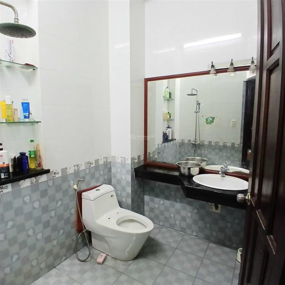 16 tỷ 200 thương lượng, nhà 5 tầng mặt tiền, diện tích  ngan 4 mét, dài 20 mét .