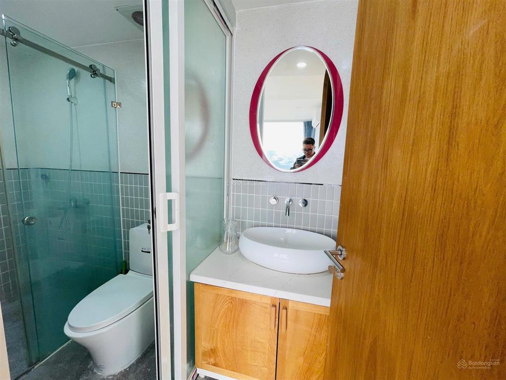 Cho thuê văn phòng hoàng cầu 120m2 22tr view hồ chia sẵn 3 phòng