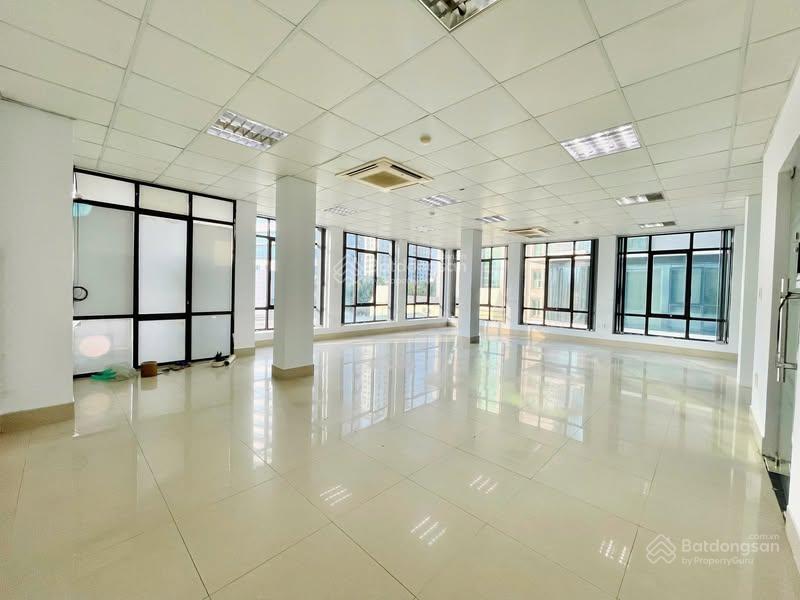 Cho thuê văn phòng 115m2 phố trần quang diệu giá chỉ từ 18tr vuông vắn trần cao, lô góc